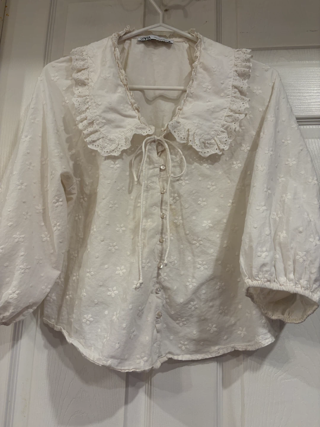 ZARA White Embroidered Blouse with Ruffle Collar