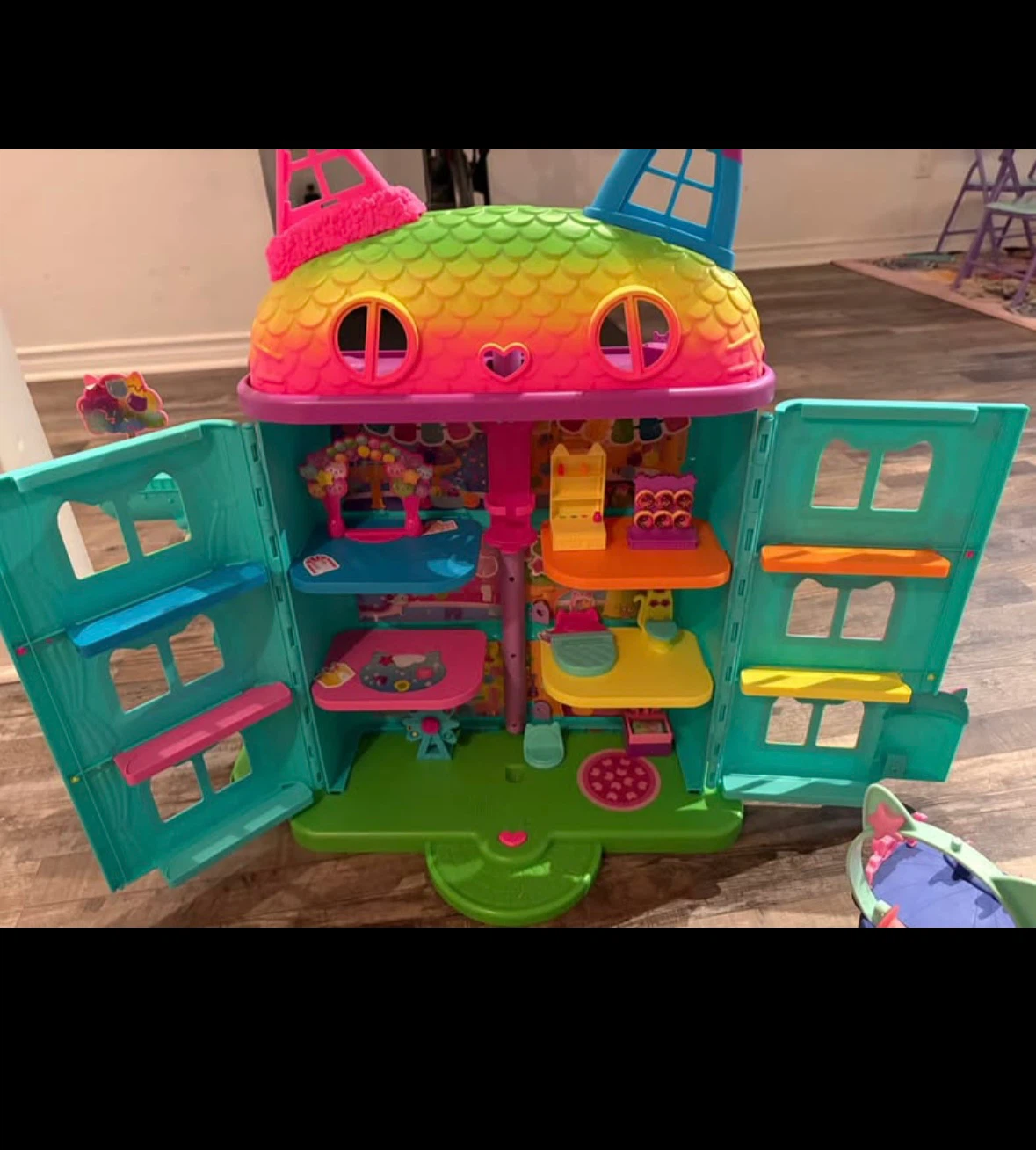 Gabby's Dollhouse Playset with Figures and Accessories - photo 3