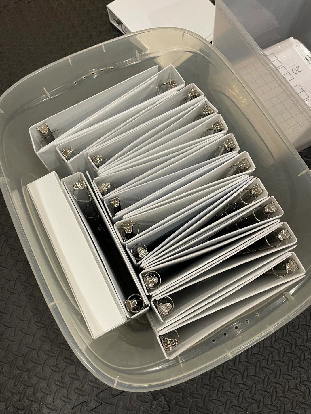 White binders, 3 ring - photo 2