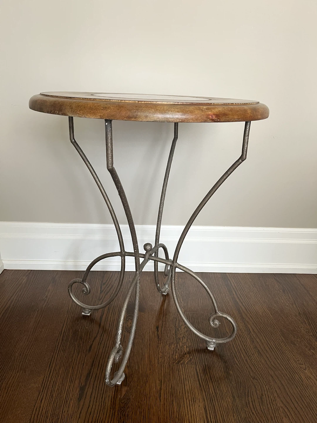 Round Accent Table with Metal Base - photo 2