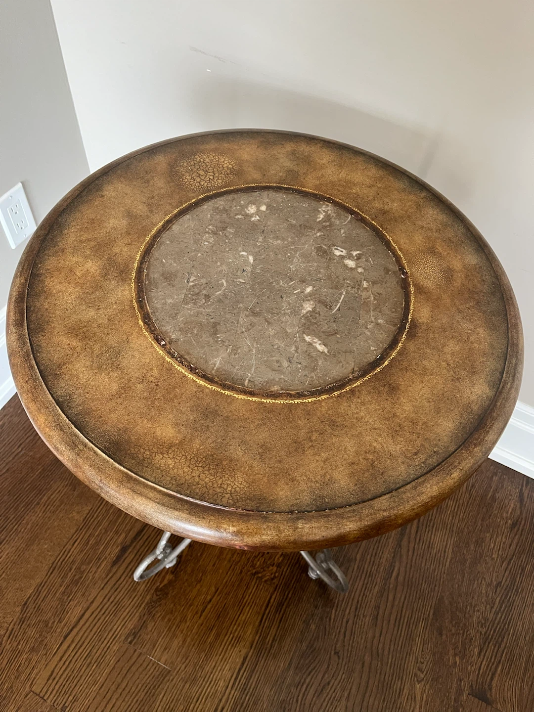 Round Accent Table with Metal Base - photo 4