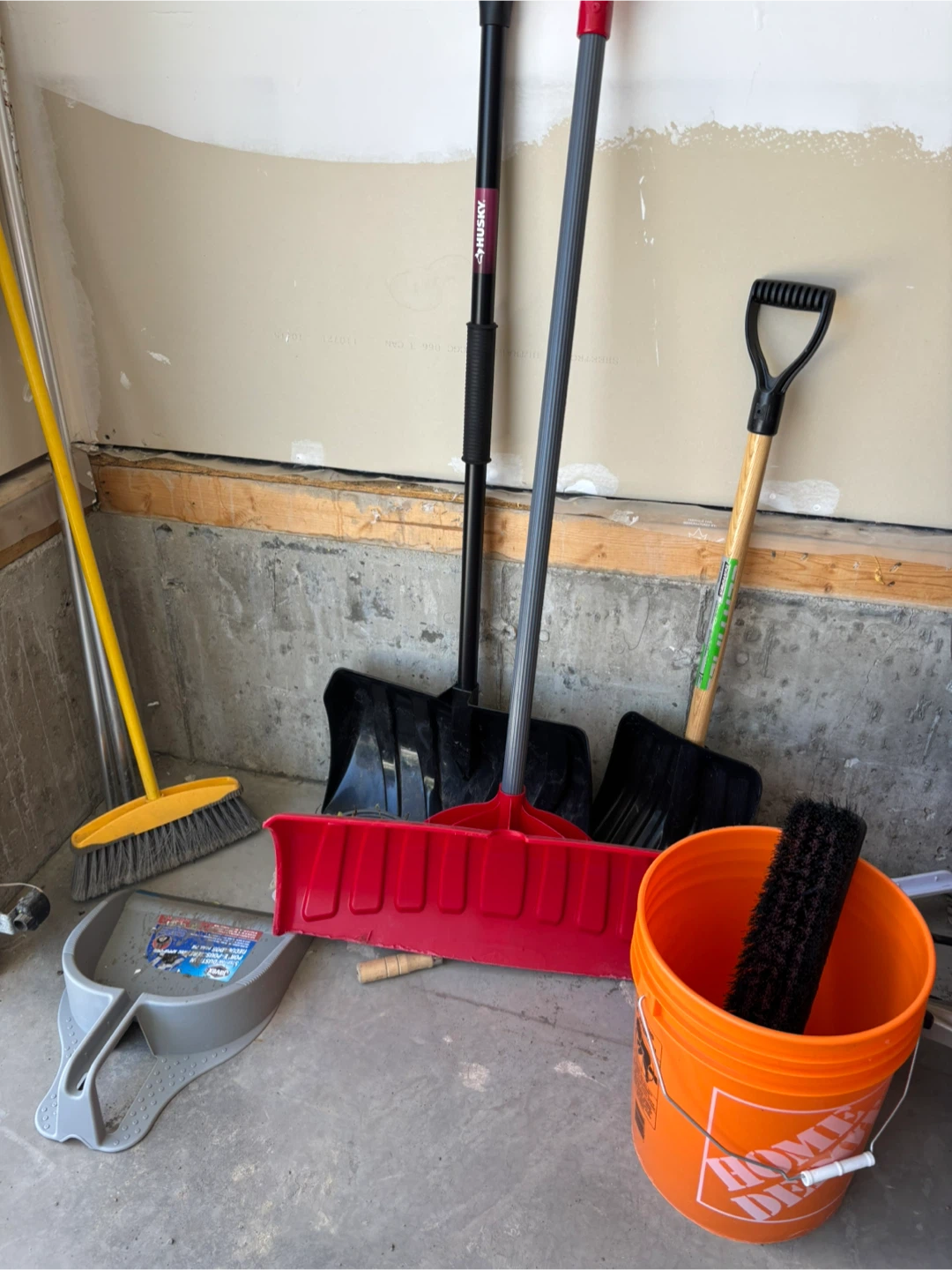 Husky Snow Shovels and Cleaning Tools - photo 2