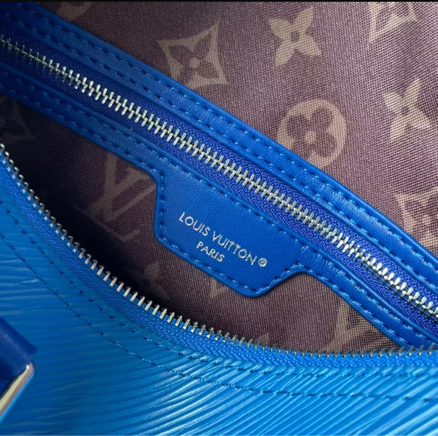 Louis Vuitton Speedy Blue Epi Leather Handbag - photo 4
