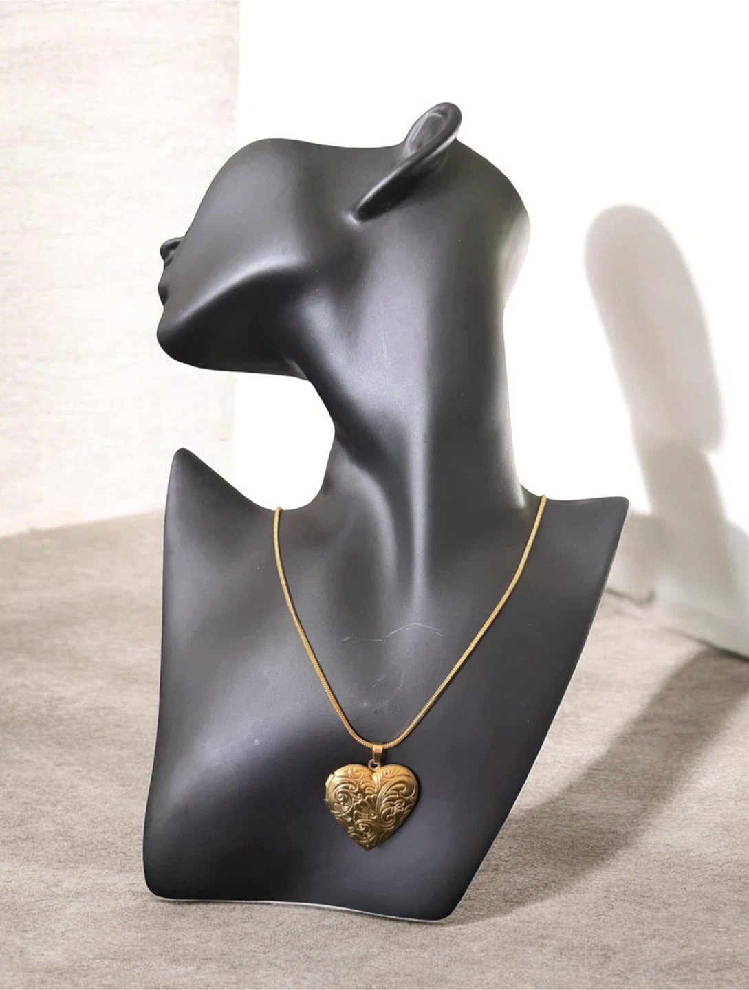 Gold Tone Heart Locket Necklace - photo 2