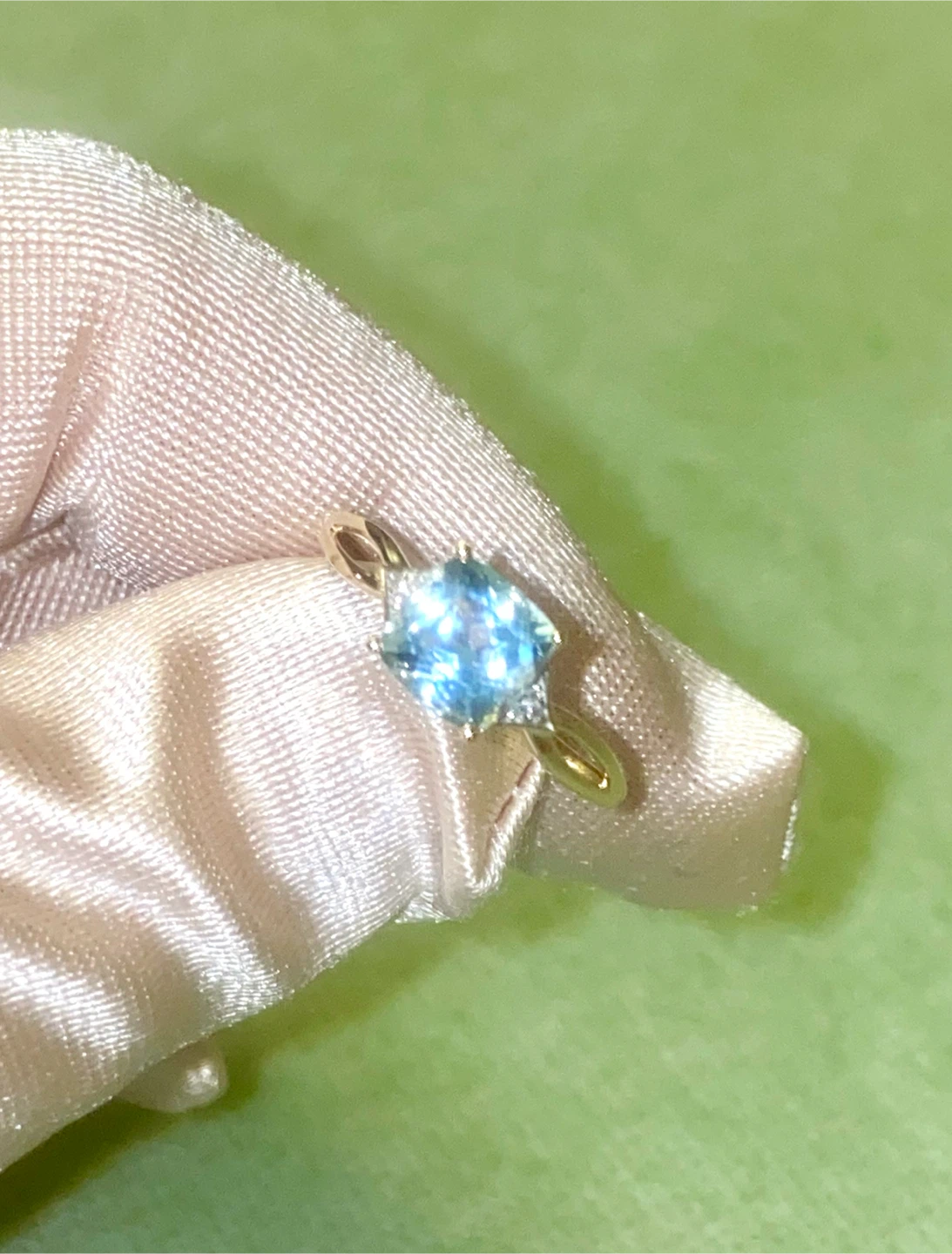 14K Gold Blue Stone Ring with tiny diamonds 💎