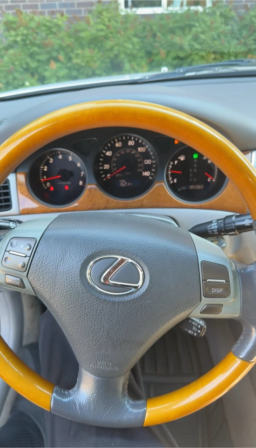 Silver Lexus ES 330 Sedan - photo 2