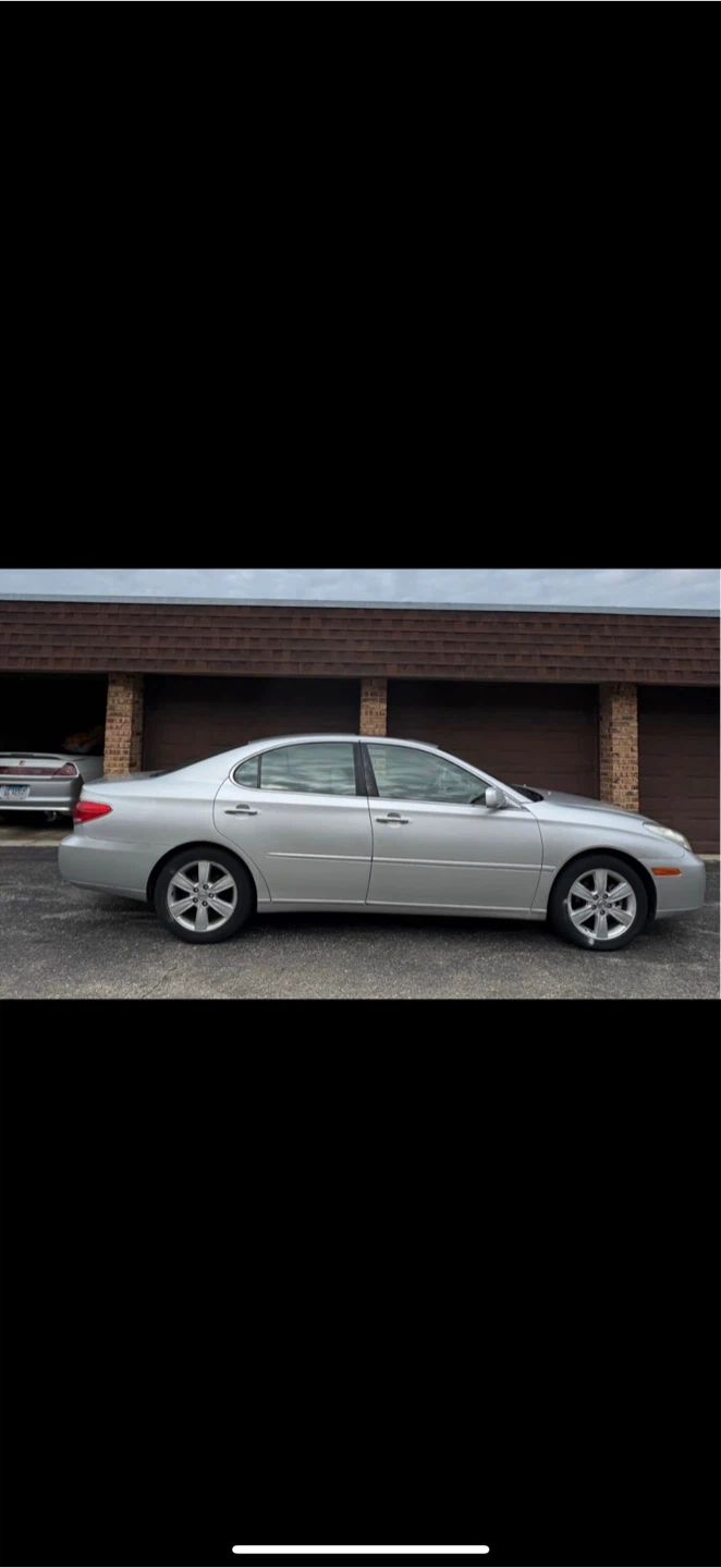 Silver Lexus ES 330 Sedan - photo 5