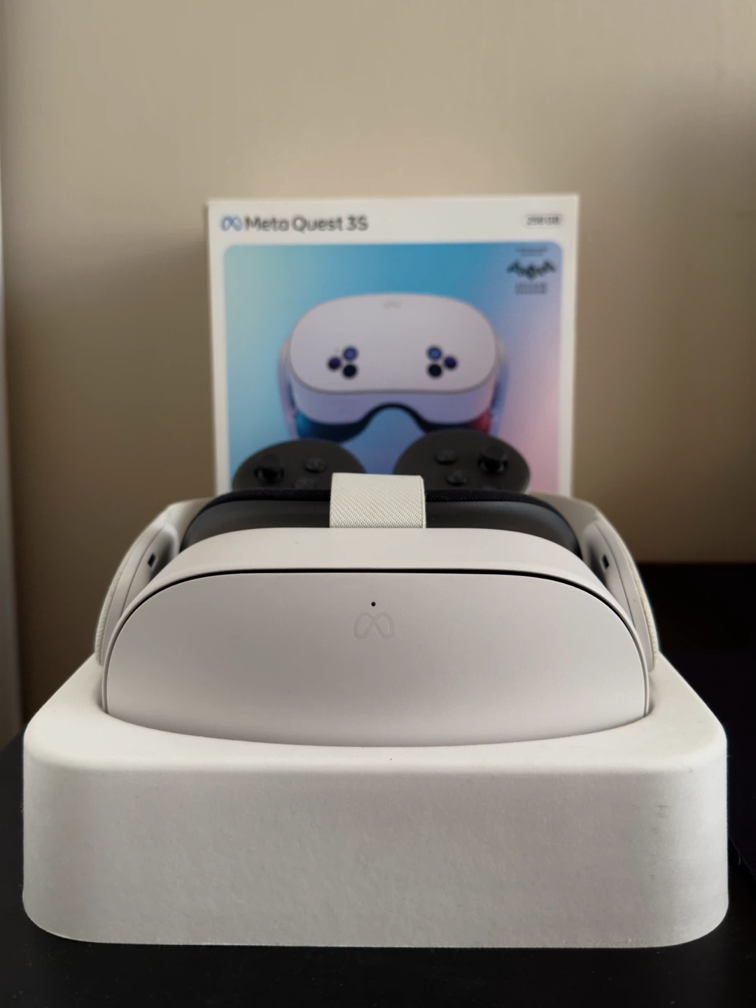 Meta Quest 3S VR Headset - 256 GB with Batman Arkham Shadow Game - photo 2