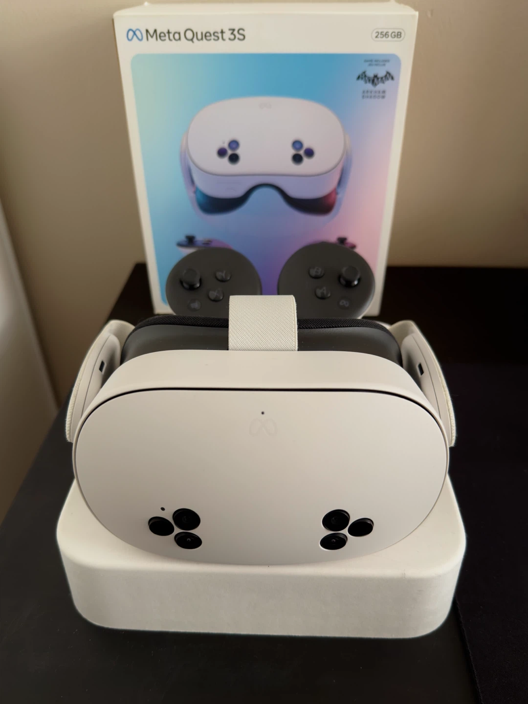 Meta Quest 3S VR Headset - 256 GB with Batman Arkham Shadow Game