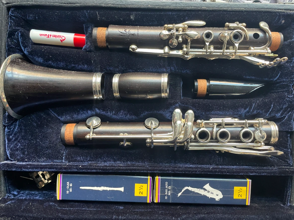 Mio Clarinet and case - photo 2