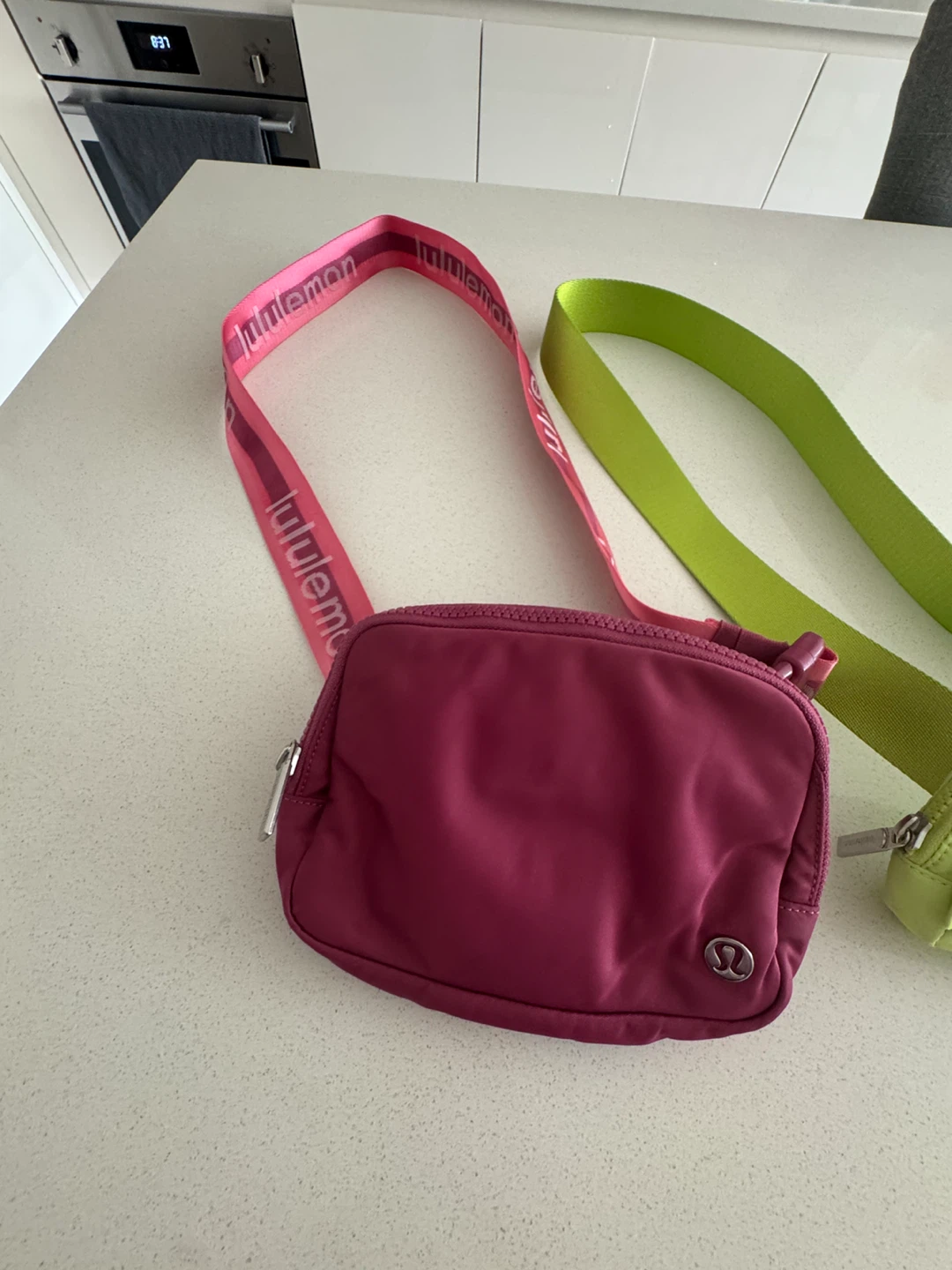 Lululemon Everywhere Belt Bag - photo 2
