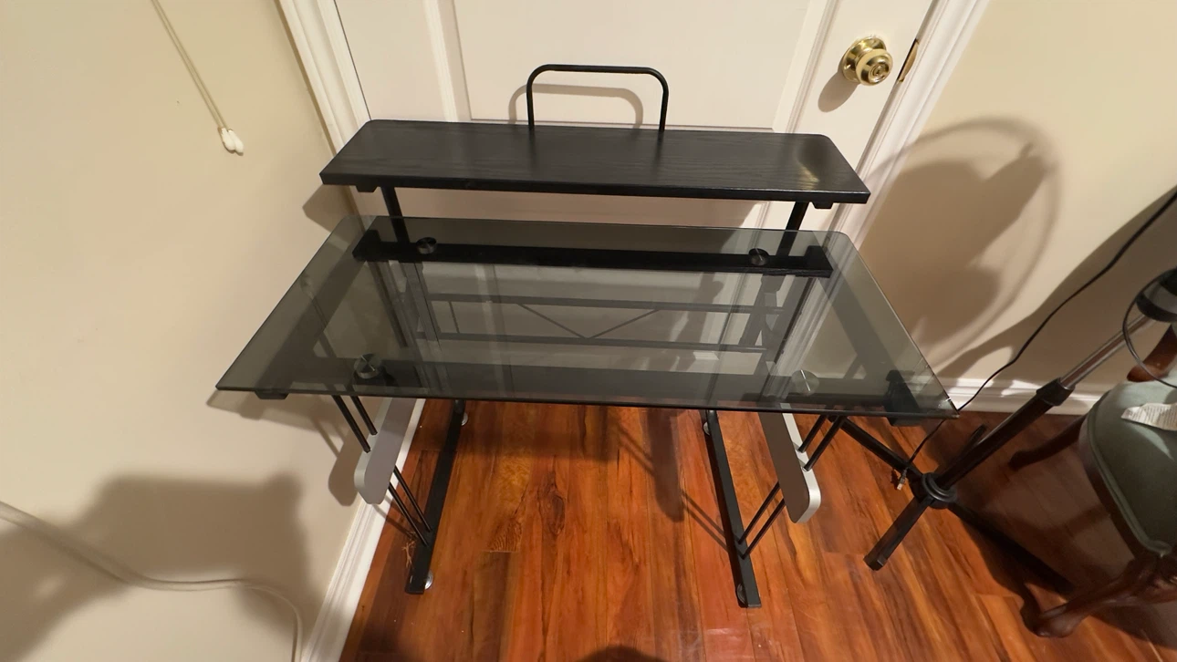 Office desk - photo 2