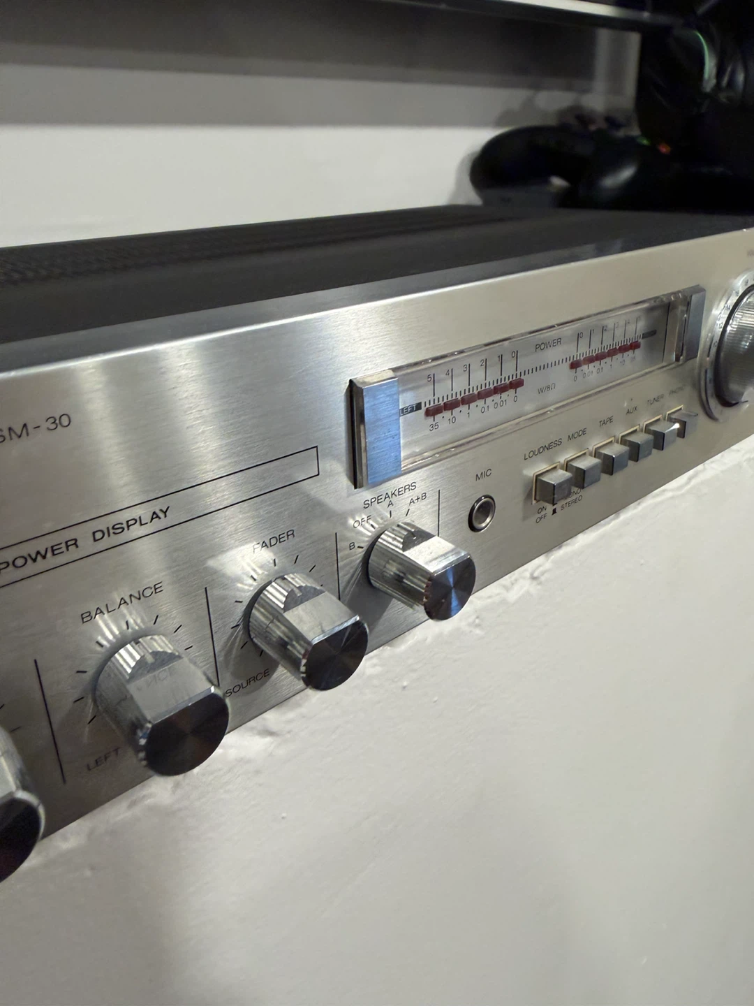 Sharp Integrated Stereo Amplifier SM-30 - photo 3