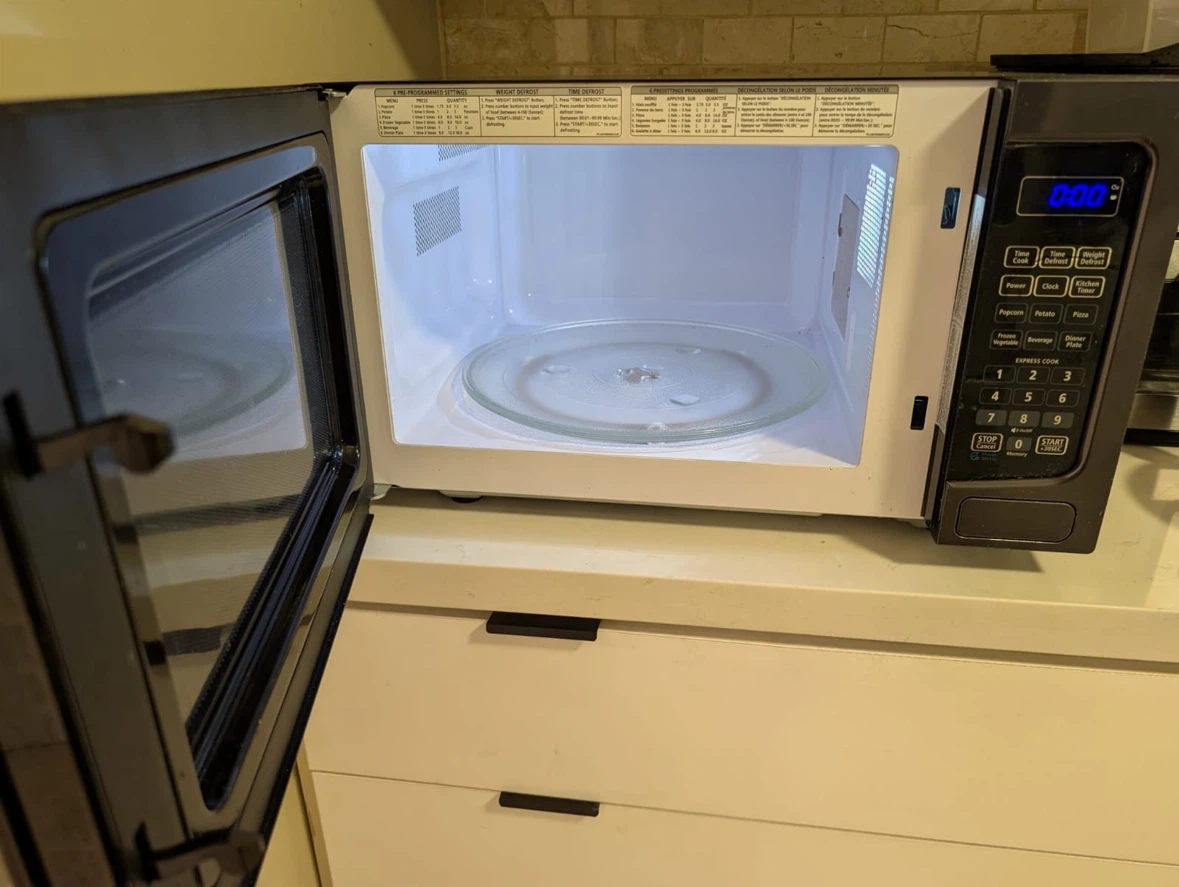 Insignia countertop microwave - photo 4