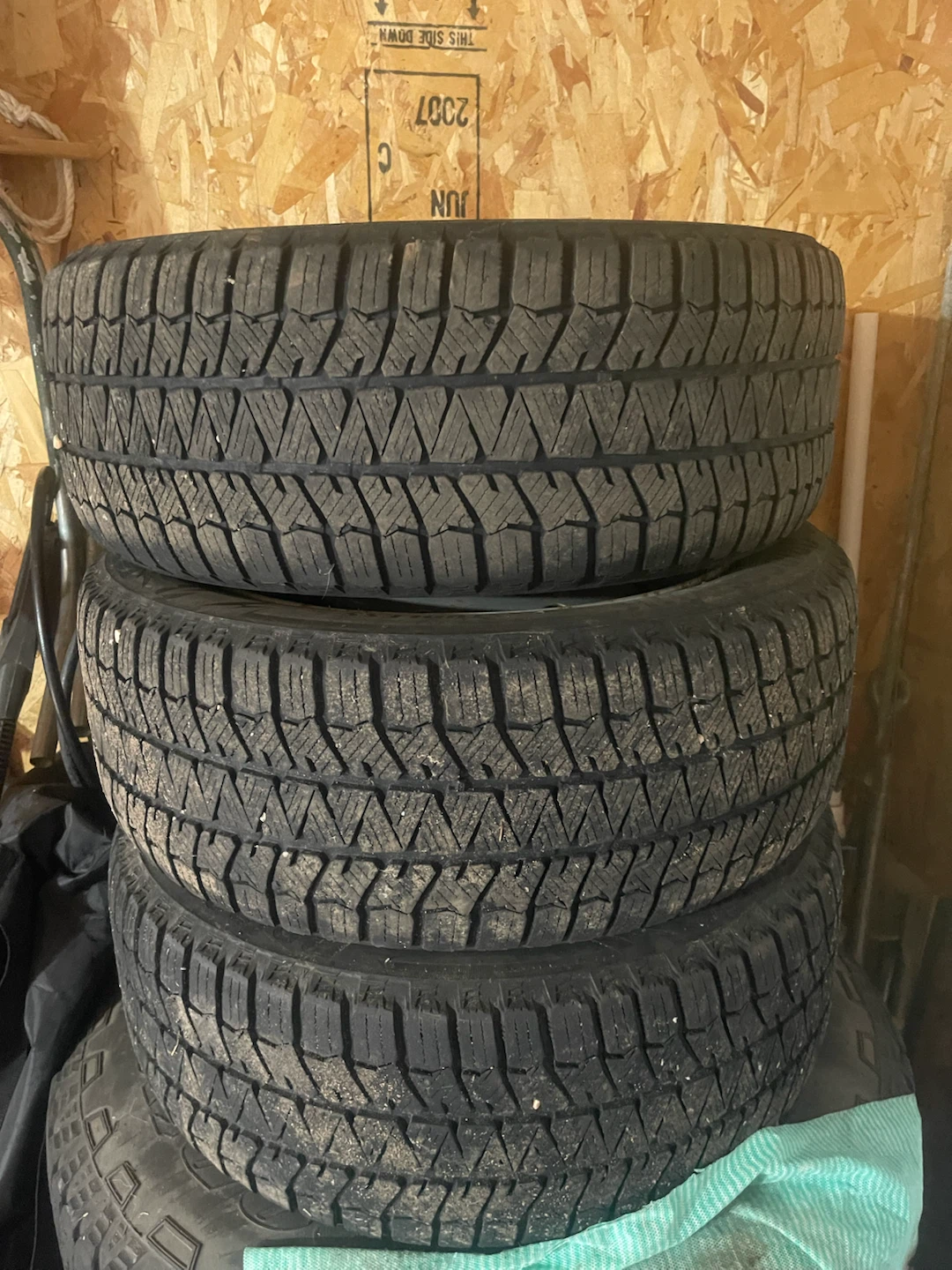 Set of 205 55 r16 winter tires and steel rims