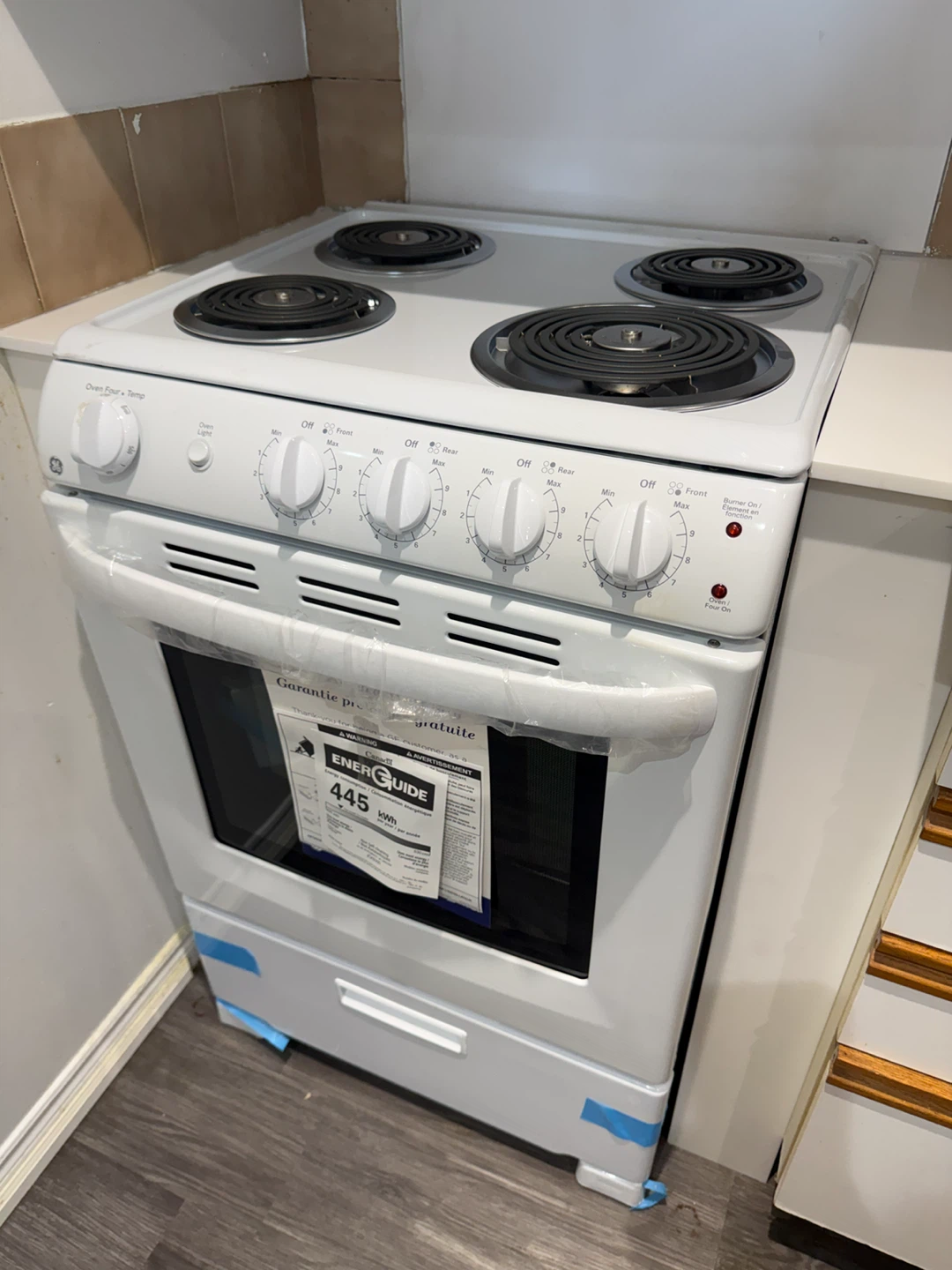 GE Electric Range with Oven