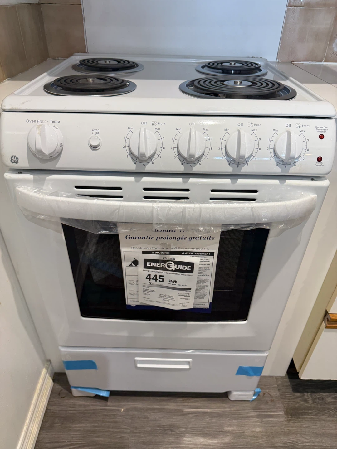 GE Electric Range with Oven - photo 2