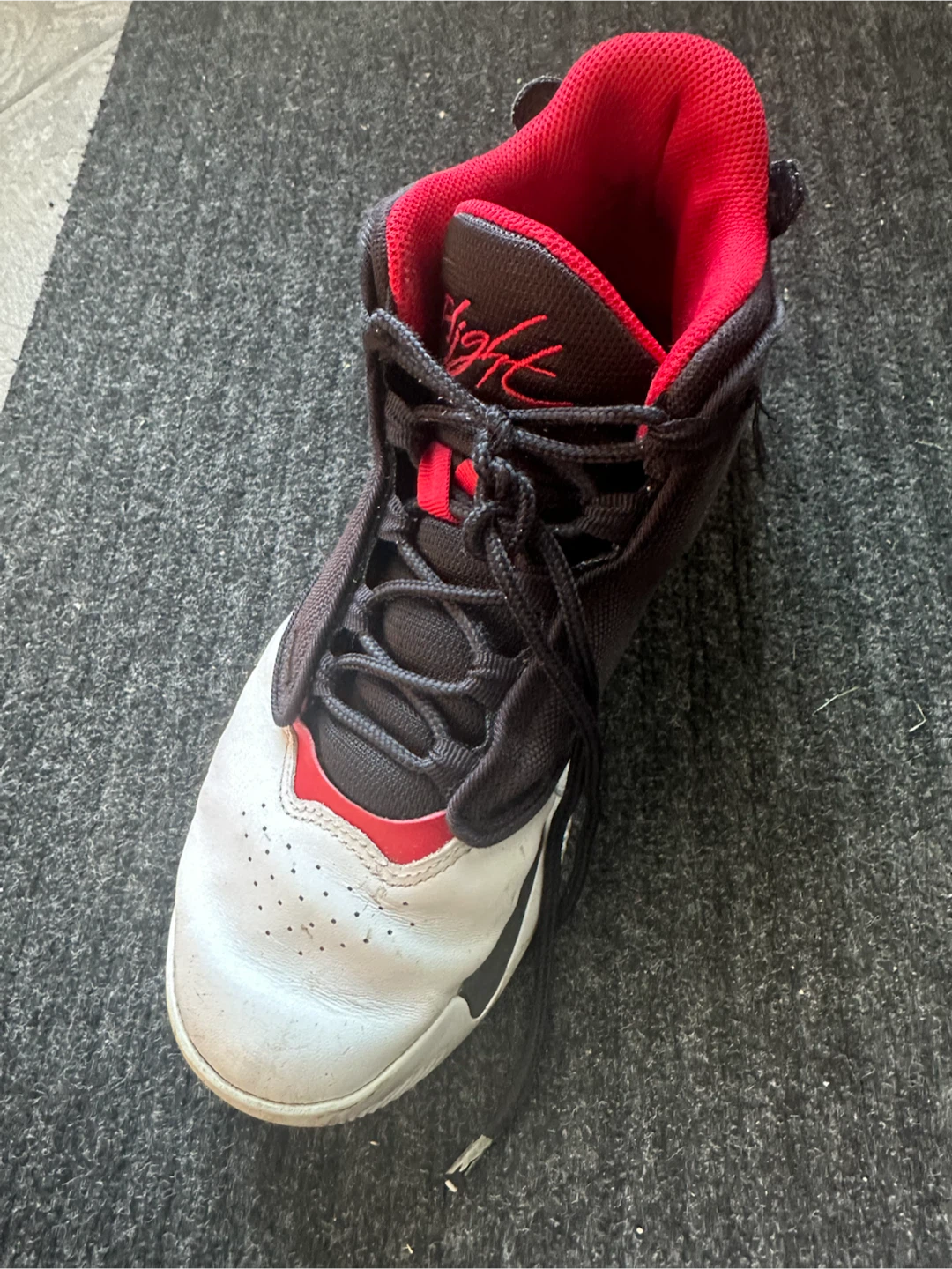 Jordan Max Aura 4 Shoes US 8 Black/White/Red - photo 3