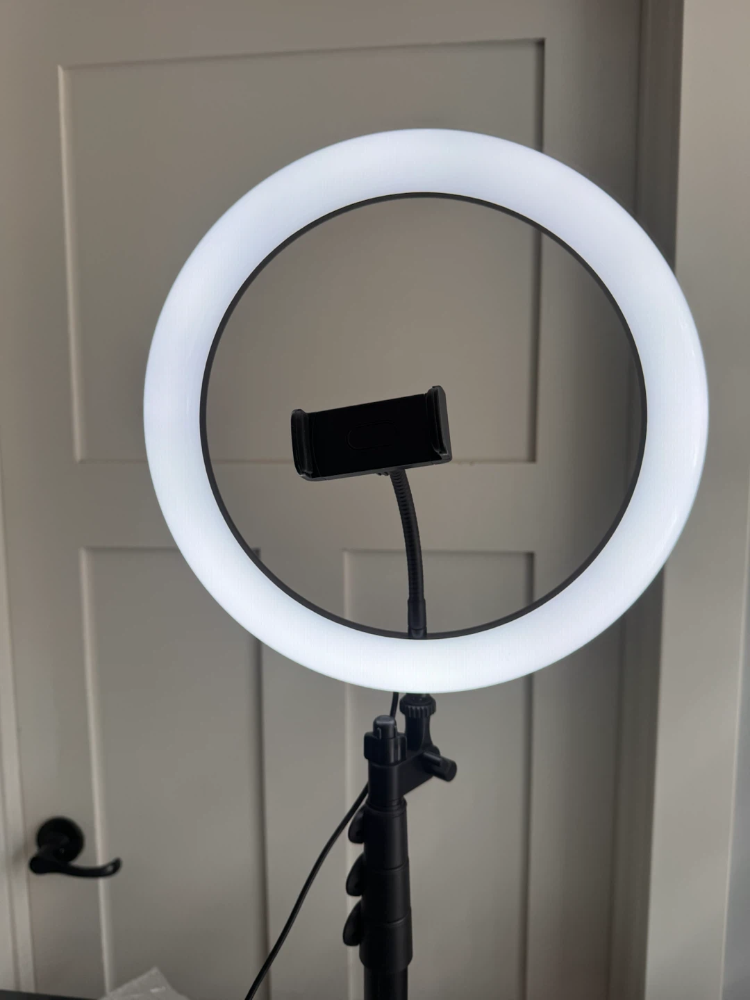 Ring Light with Phone Holder - photo 4