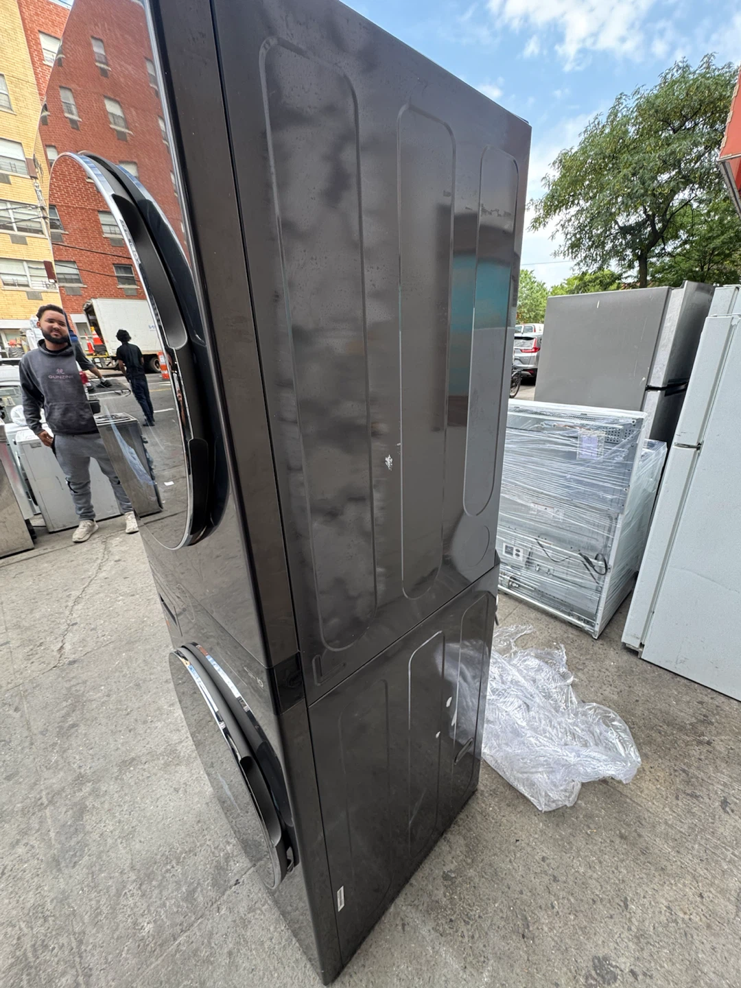 LG ThinQ Stackable Washer and Dryer - photo 3