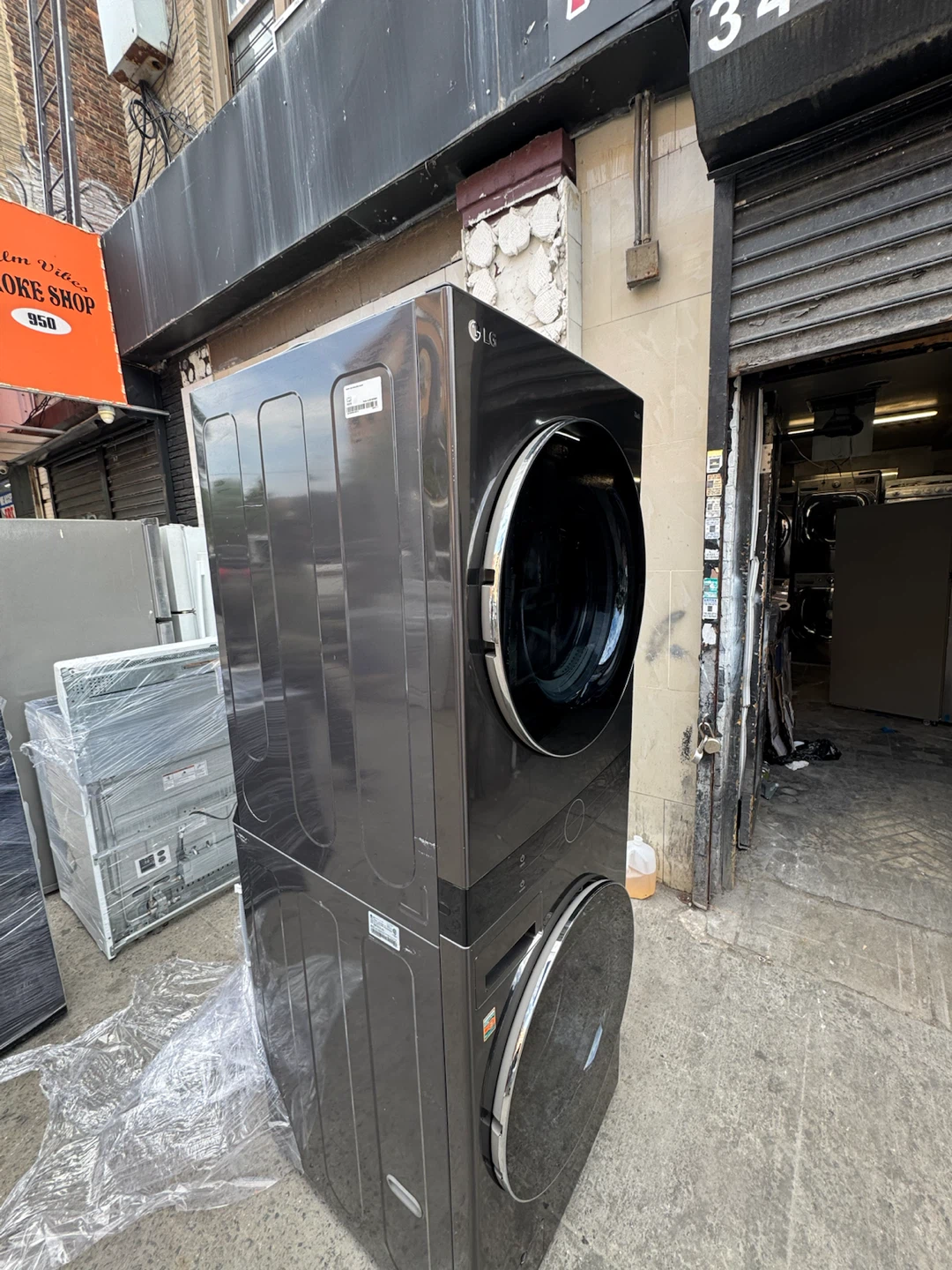 LG ThinQ Stackable Washer and Dryer - photo 4
