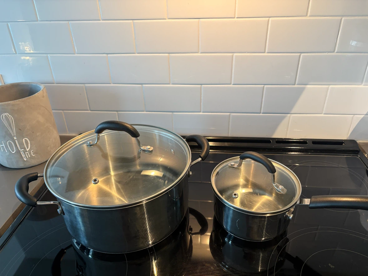 Set of 2 Master Chef Stainless Steel Pots with Lids - photo 2