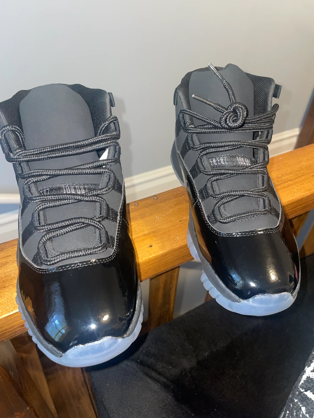 Jordan 11s cap and gown - photo 2