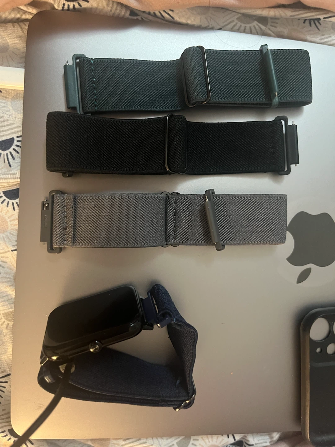 Smartwatch with 4 Bands