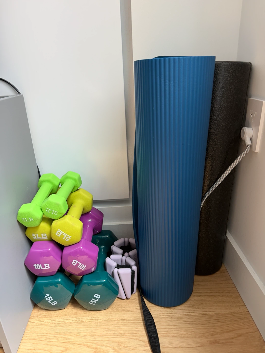 Dumbbells and Yoga Mat Set