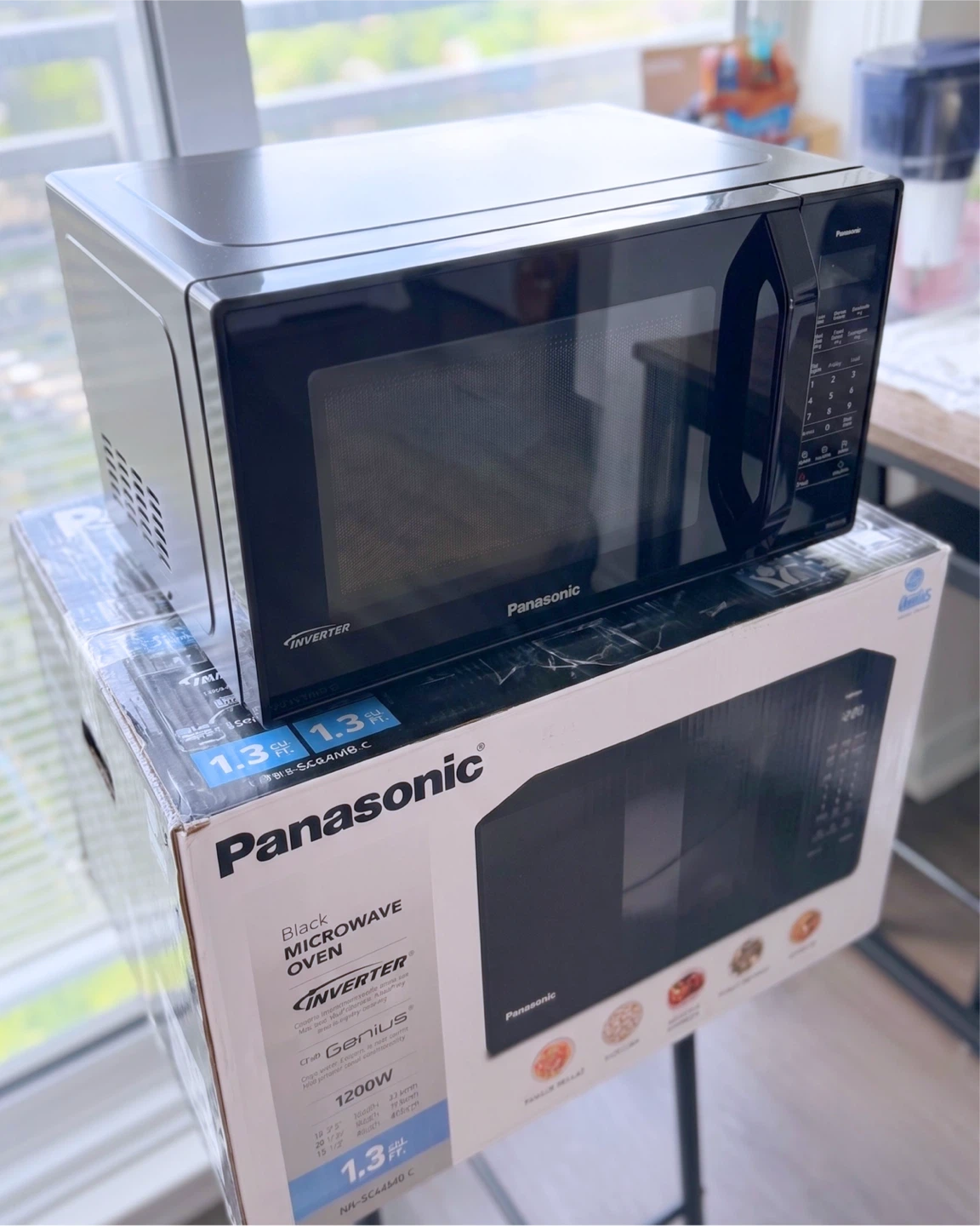 New Panasonic 1200W Black Microwave Oven