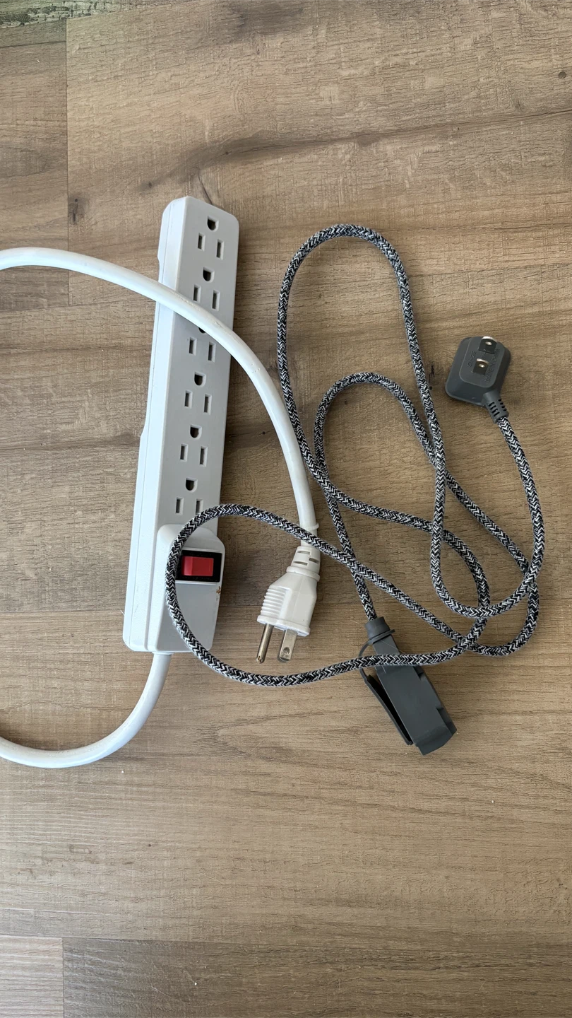 Surge Protector Power Strip with 6 Outlets