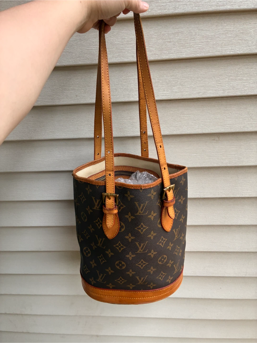 LV