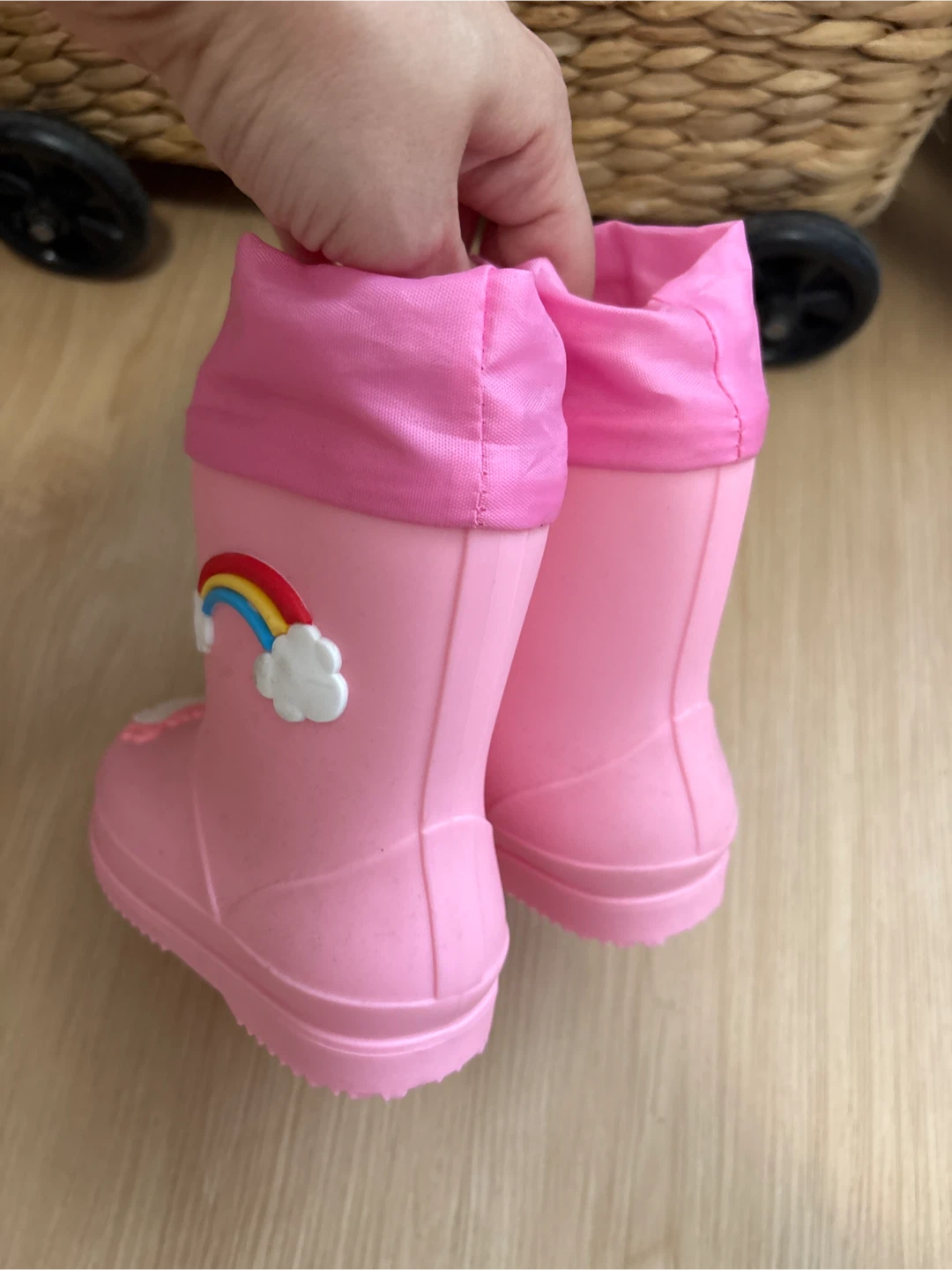 New Unicorn & Rainbow Rain Boots, size 8/9 - photo 3