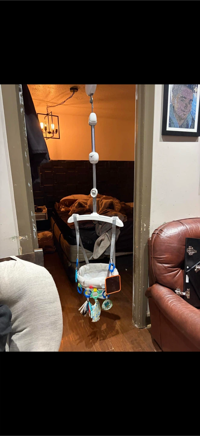 Jolly-jumper pour bébé avec jouets
