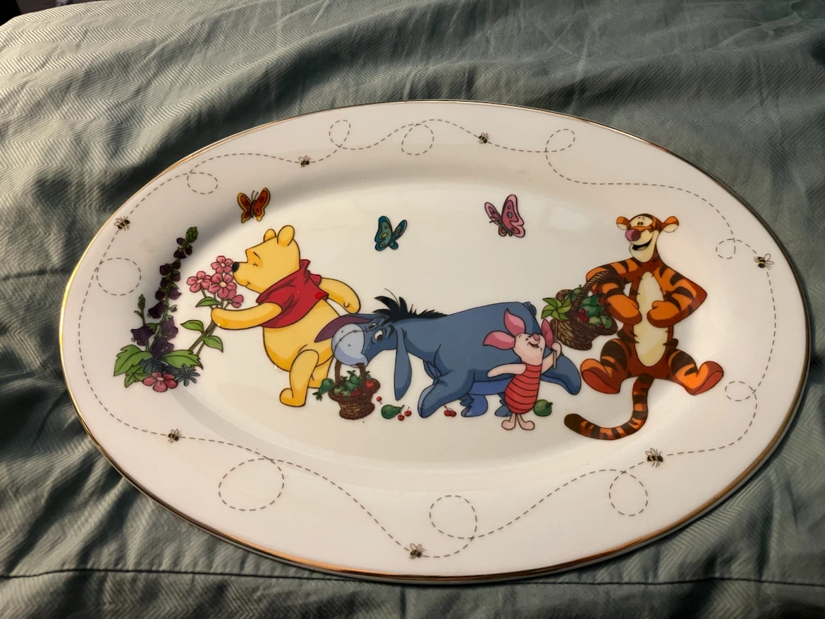 Winnie the Pooh Oval Platter by Zrike Brands