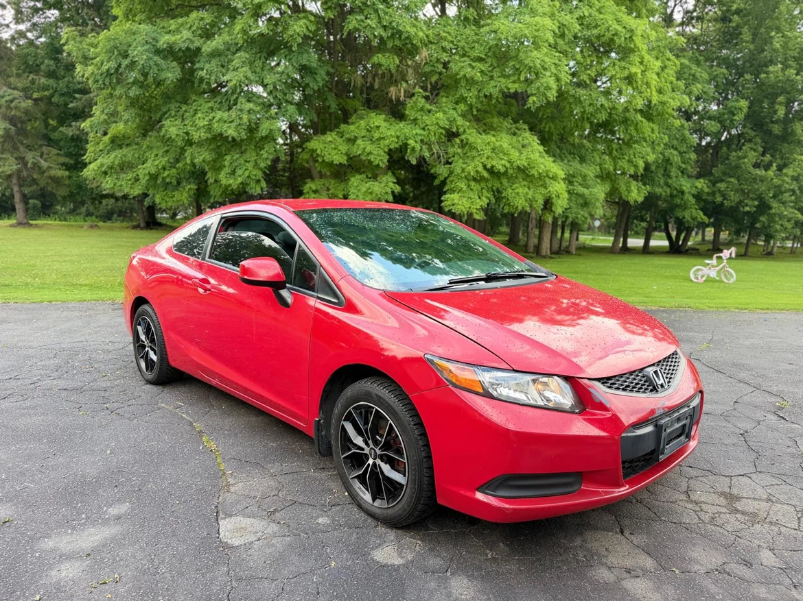2012 Honda Civic Coupe- Low Mileage - photo 3