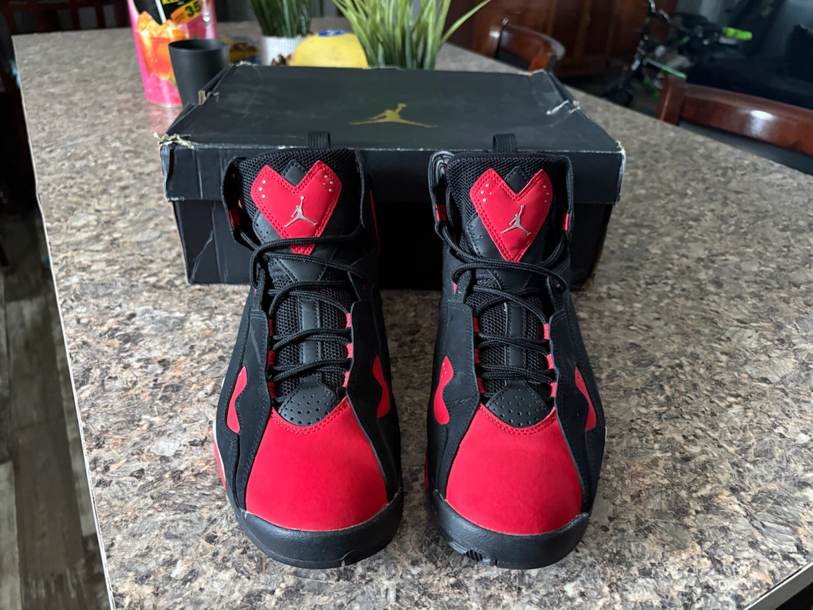 Jordan True Flight Men's Basketball Shoes - photo 3