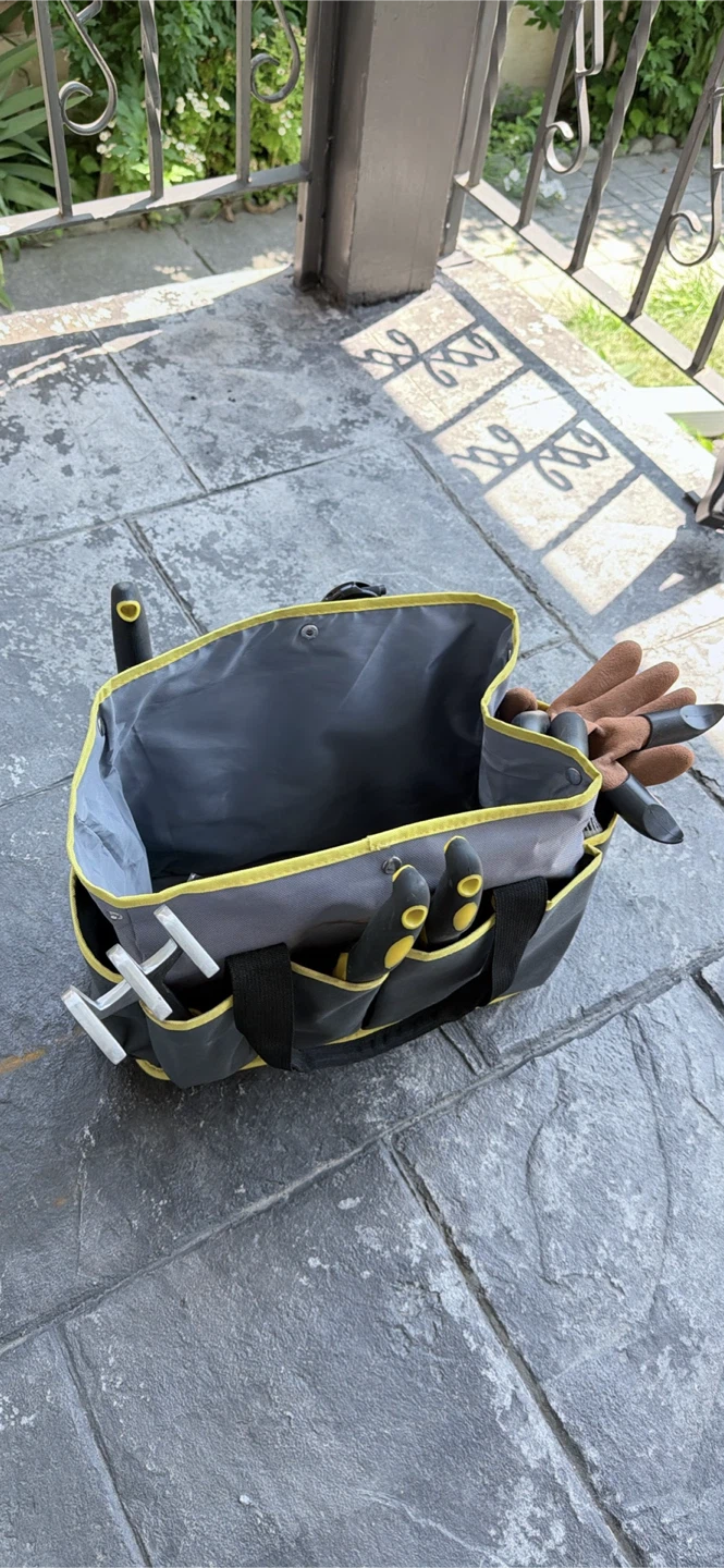 !!! MOVING SELL, MUST SELL Gardening Tool Bag with Accessories - photo 4