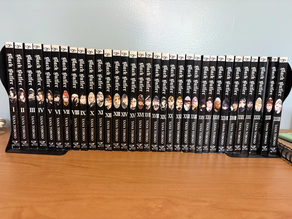 Black Butler complete set Vol 1-33