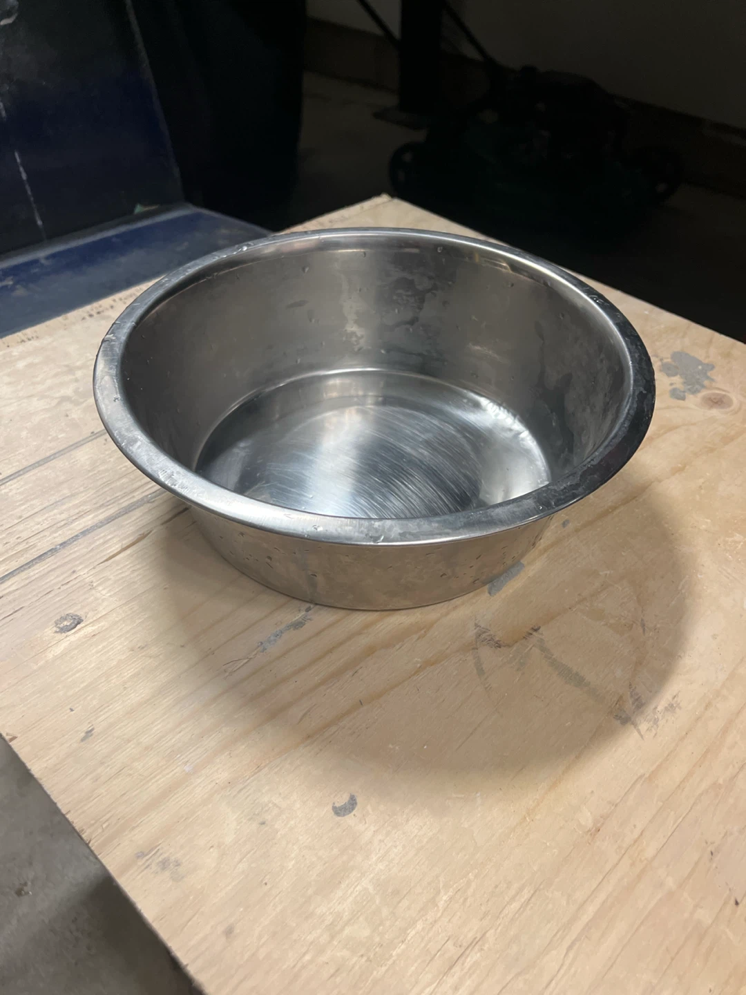 Pet food bowl and waterbowl