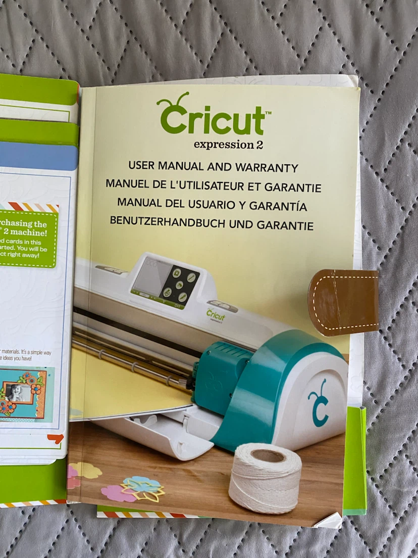 Cricut Expression 2 - Read description - photo 3