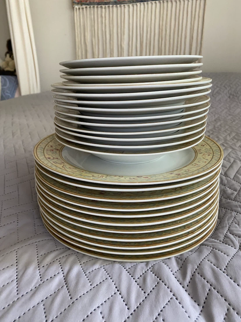 Set of plates - photo 2