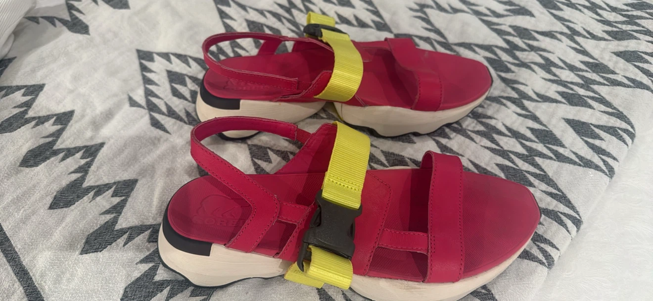 Beautiful SOREL Sandals $30 - photo 3