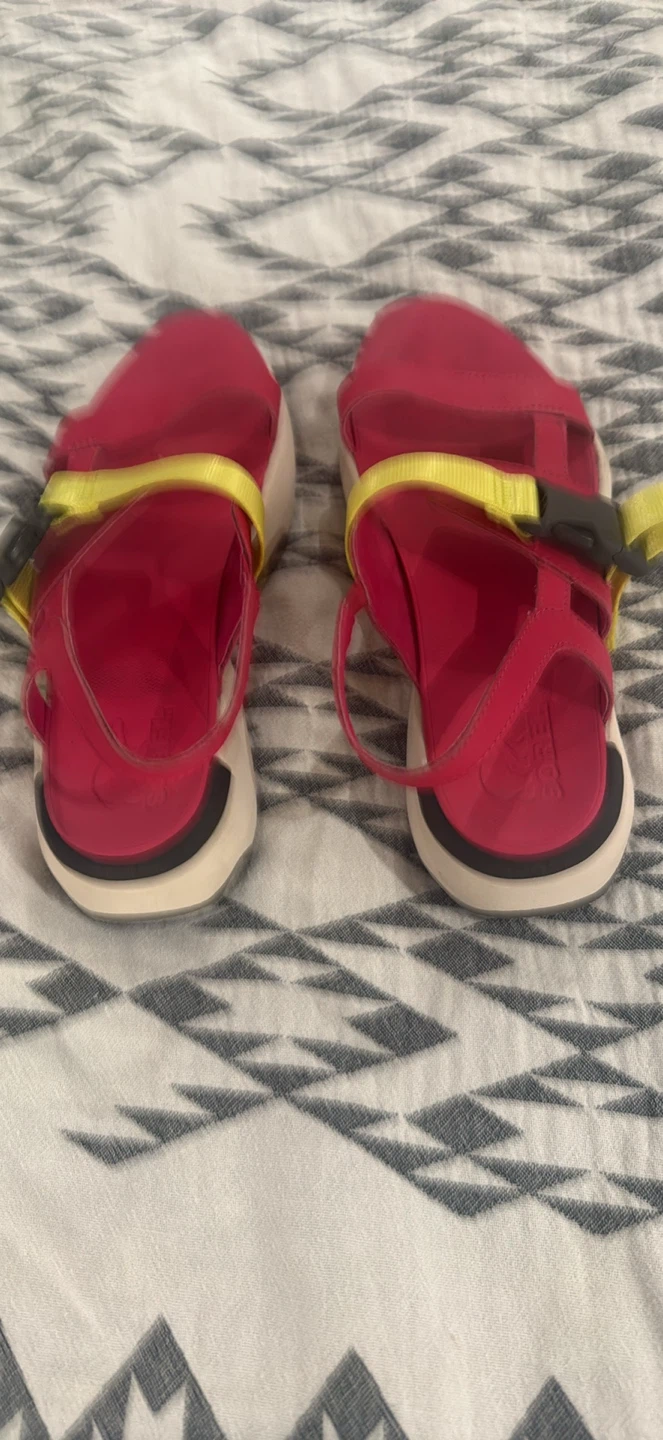 Beautiful SOREL Sandals $30 - photo 4