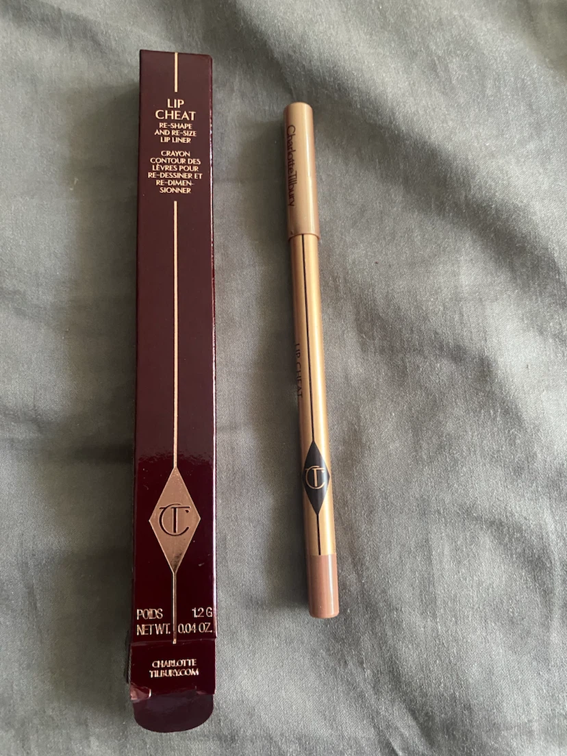 Charlotte Tilbury Lip Cheat Lip Liner in Iconic Nude