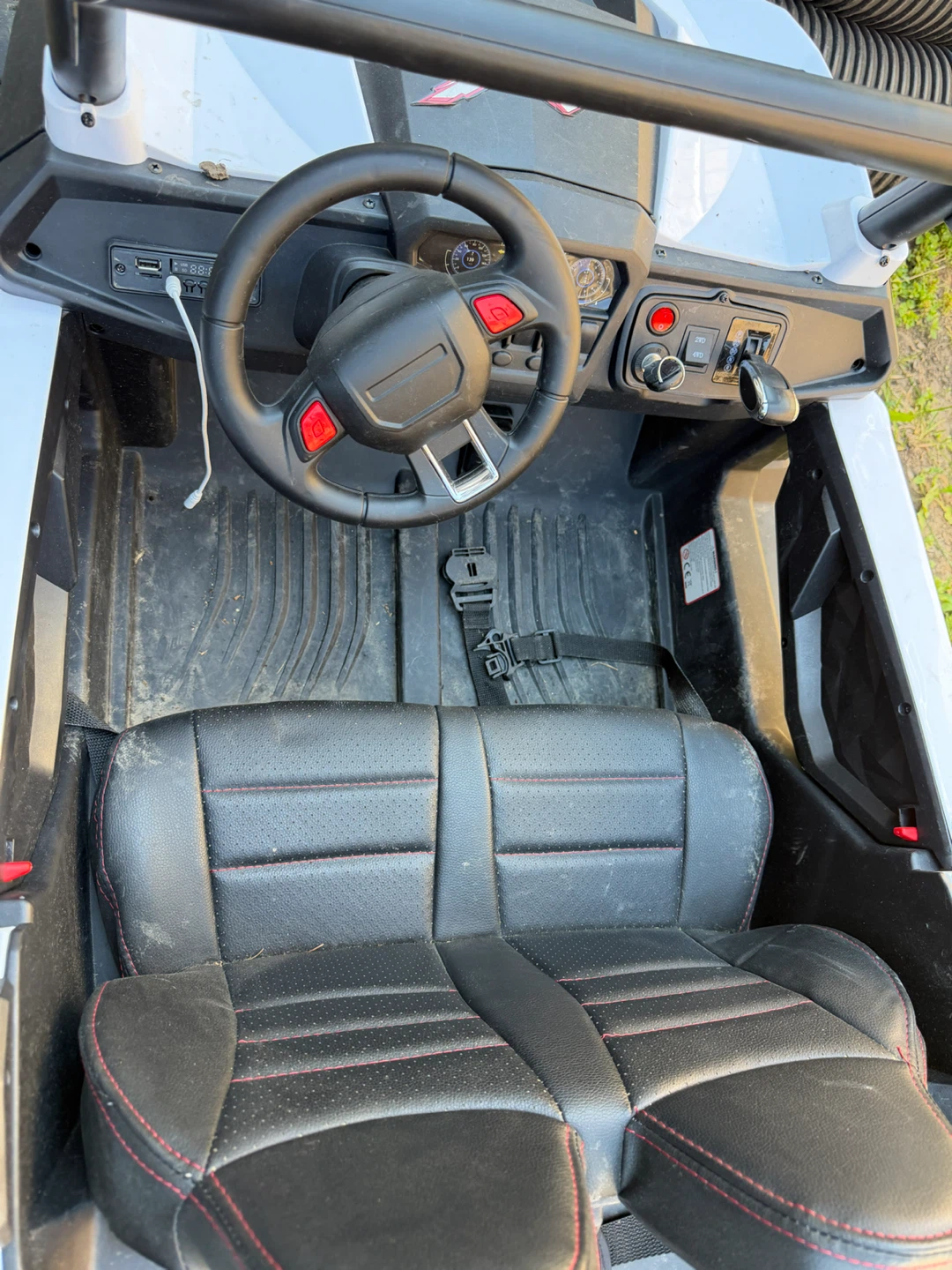 White UTV-MX 2000NT Kids Ride-On