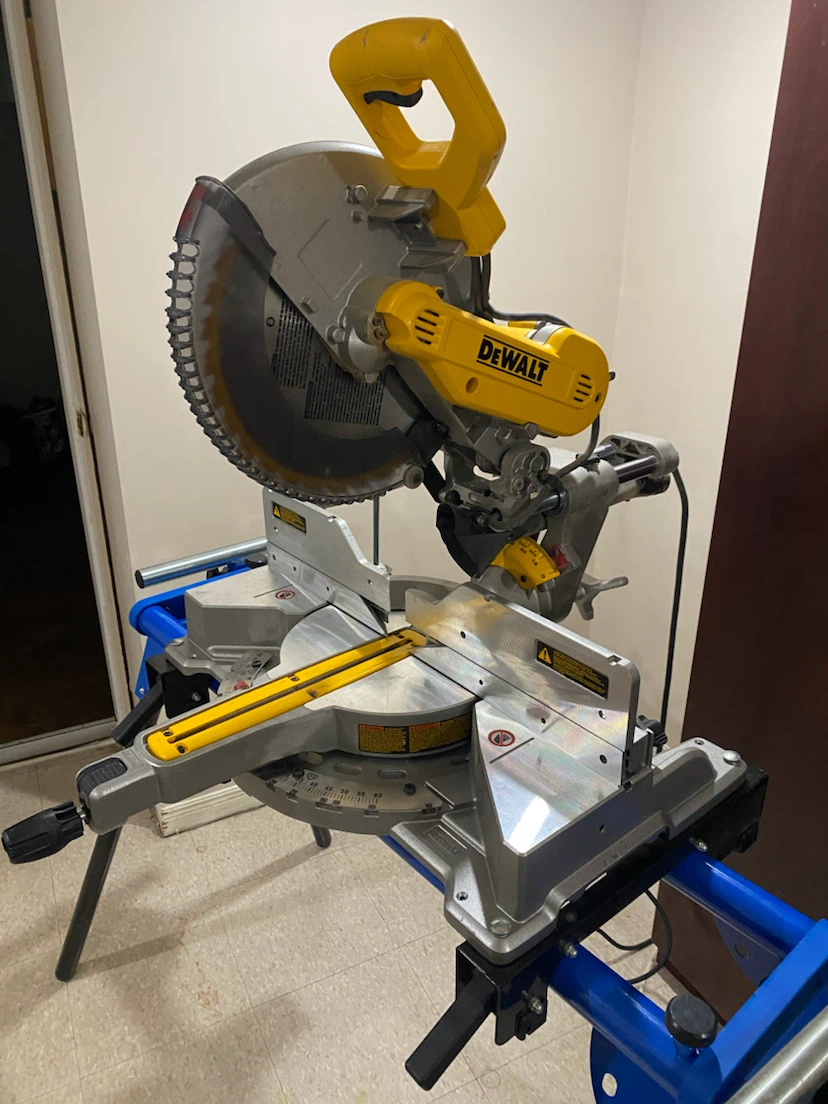 DEWALT DWS709 Compound Double Bevel Miter Saw 12" - photo 2