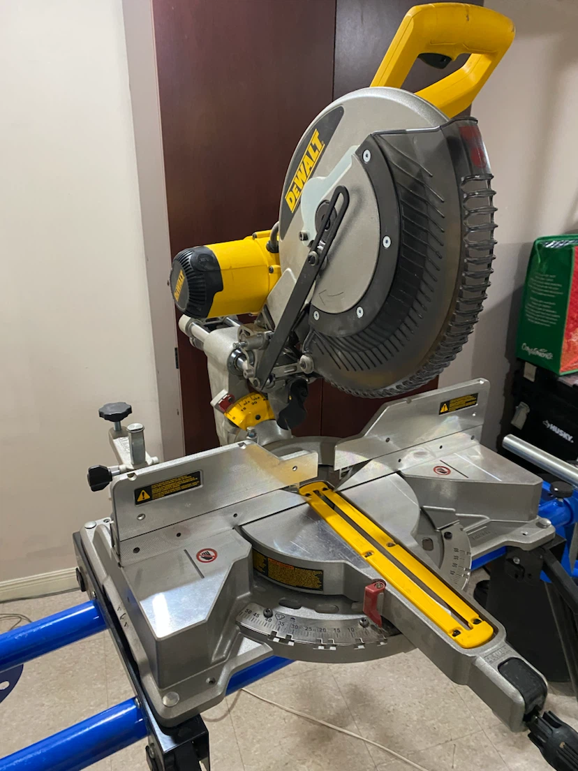 DEWALT DWS709 Compound Double Bevel Miter Saw 12" - photo 3