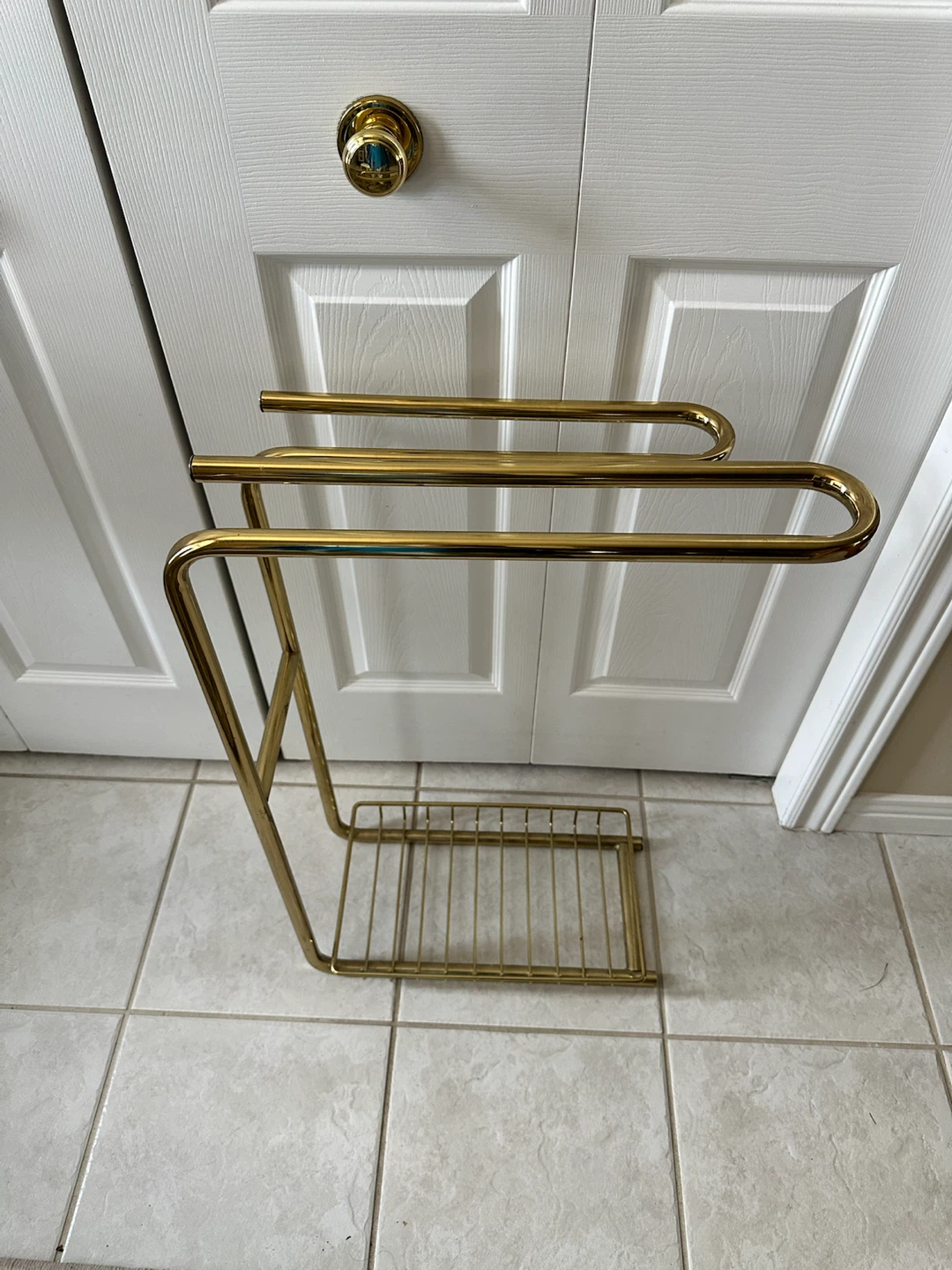 Vintage Towel Rack with bottom shelf - photo 2