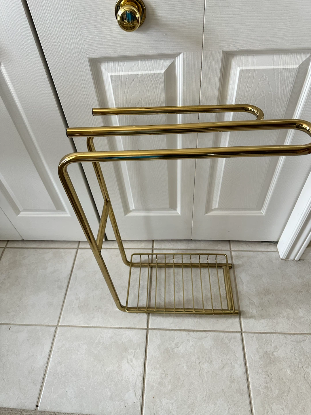 Vintage Towel Rack with bottom shelf - photo 3